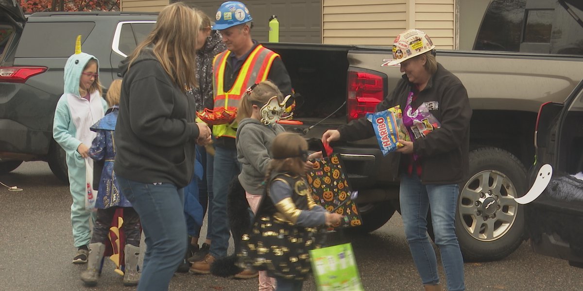USW, Labor Council Host Halloween ‘Trunk or Treat’ in Marquette