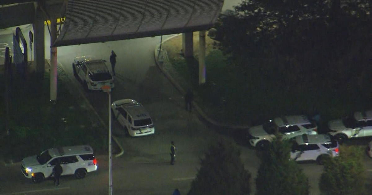 2 Philly Officers Shot, 1 Dead at Airport Garage