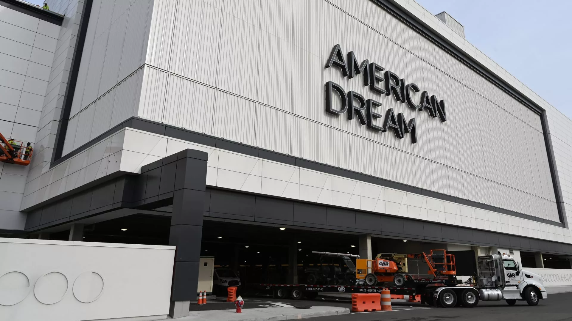 Black Friday Bomb Threat Evacuates American Dream Mall