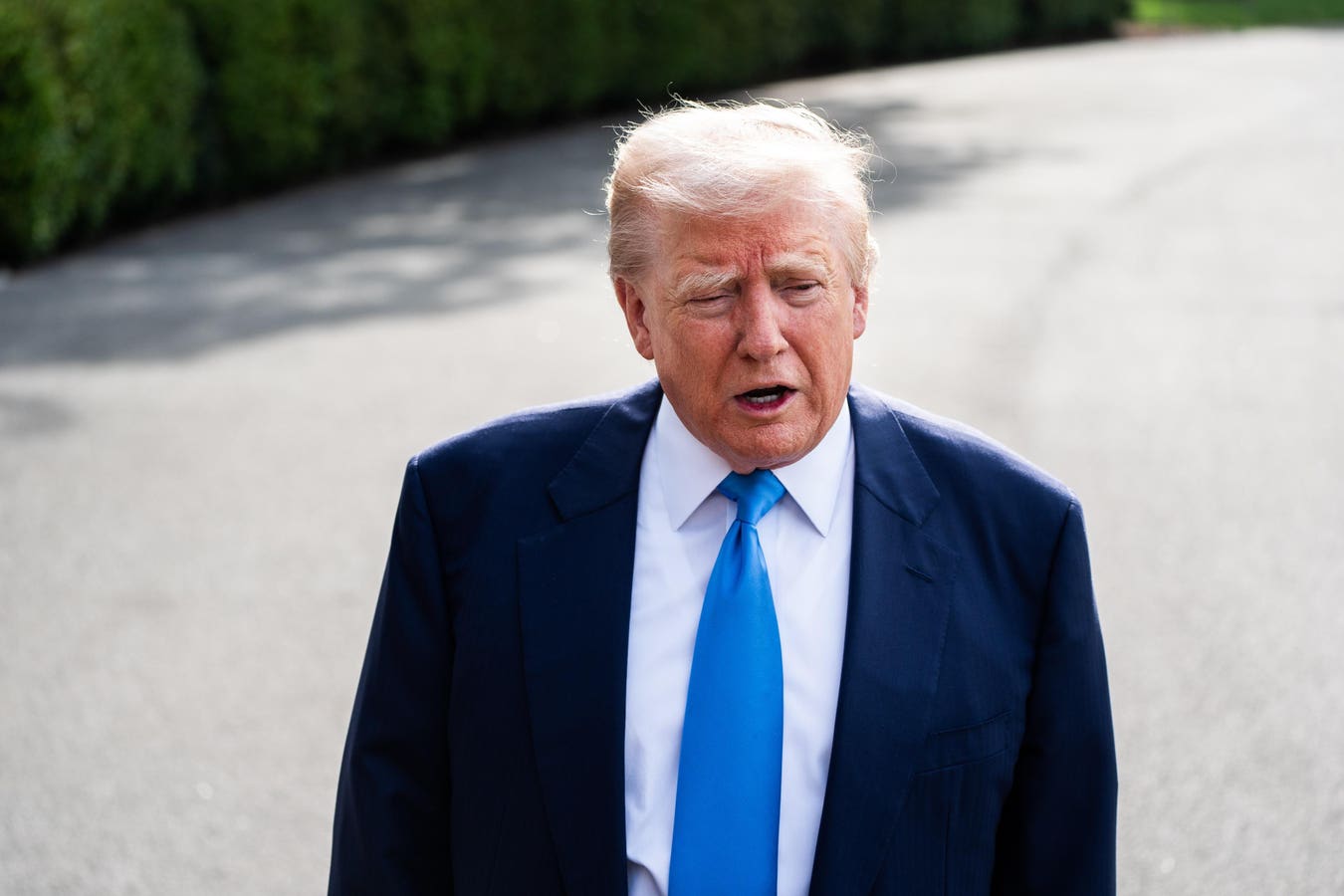 Amazon Refuses to Highlight Tariff Price Hikes Despite White House Criticism