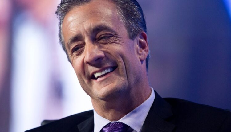 USPS' new postmaster general is a FedEx board member and former Fortune 500 CEO. But ...