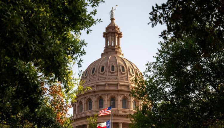Texas Democrats who fled the state to block GOP redistricting push begin returning