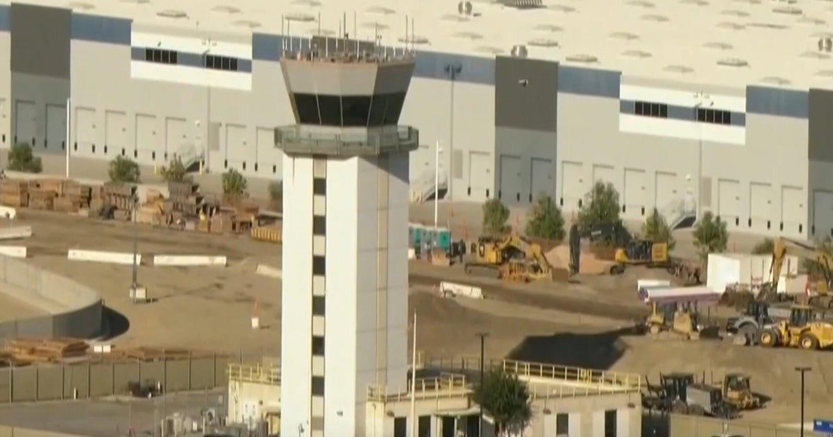 Government Shutdown Affects Air Traffic Control; Layoff Notices Issued