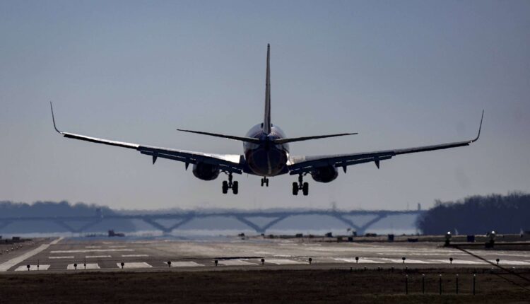 FAA hires 2,000 gamers as new air traffic controllers